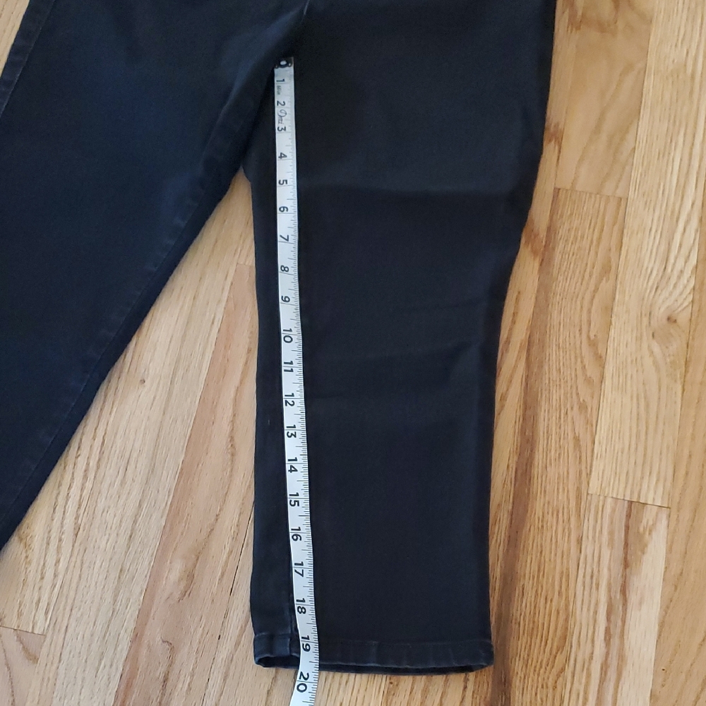 Westport Charcoal Capris - Picture 5 of 7